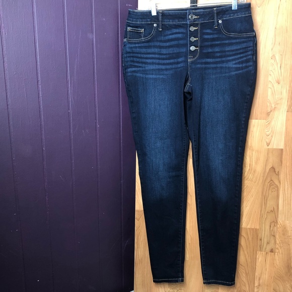 Maurices Denim - Maurices Darkwash Button Fly Size Large Long